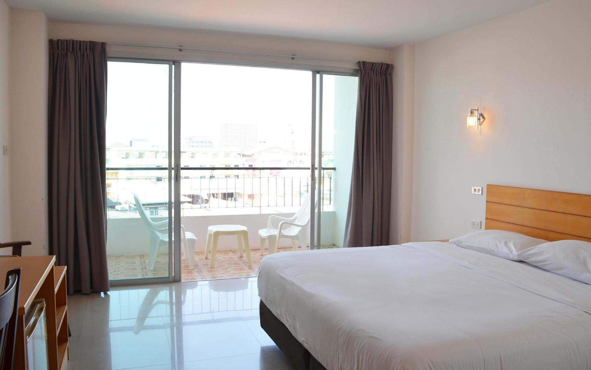 Baan Manthana Hotel, מלון 3*