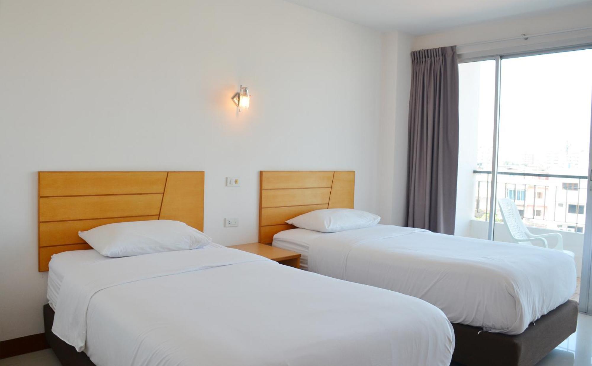 מלון Baan Manthana Hotel, 3*