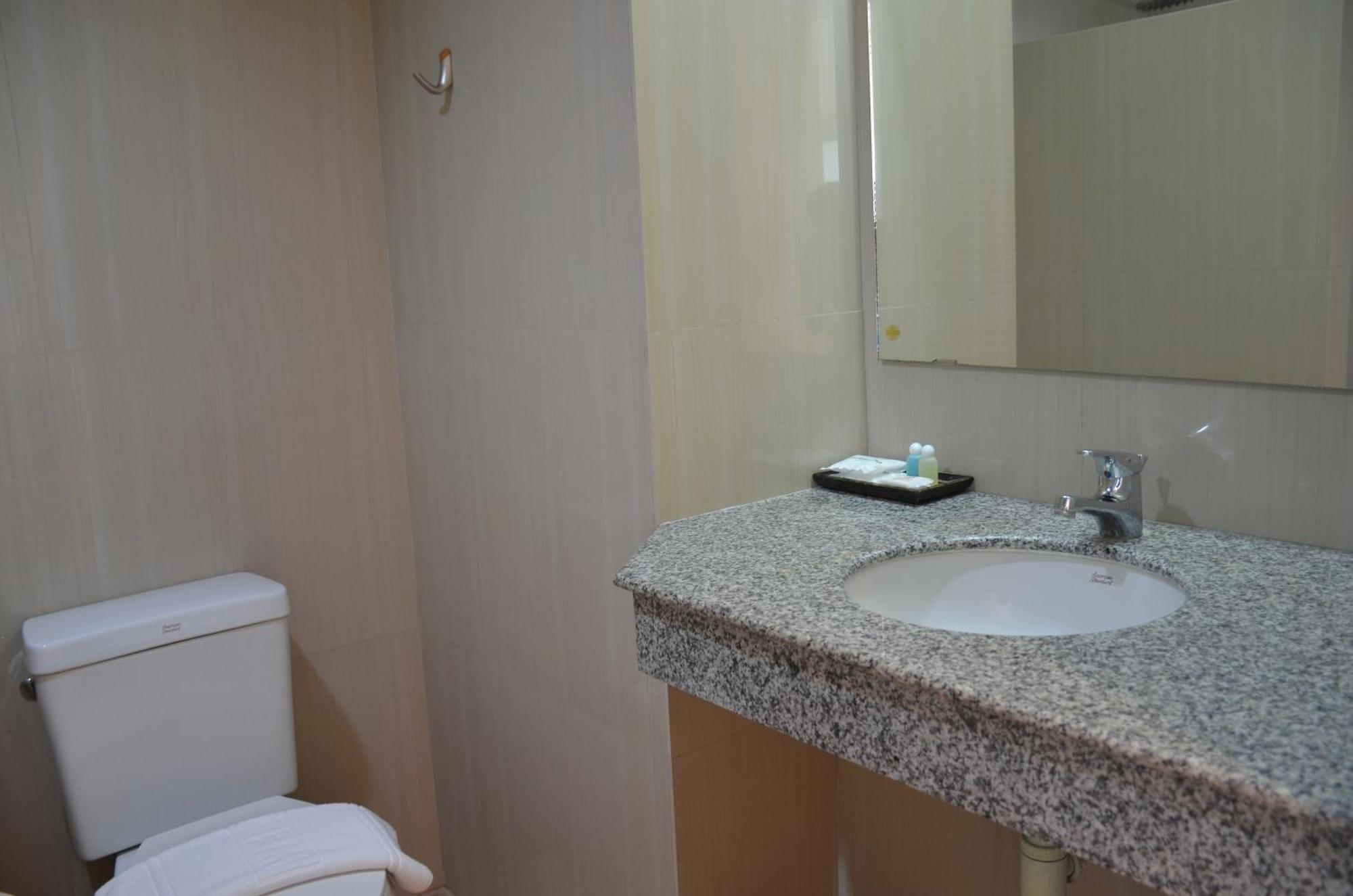 Baan Manthana Hotel, מלון