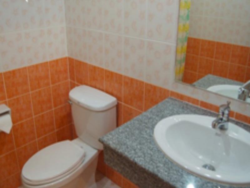 מלון Baan Manthana Hotel, 3*