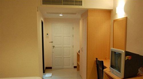 Baan Manthana Hotel, מלון