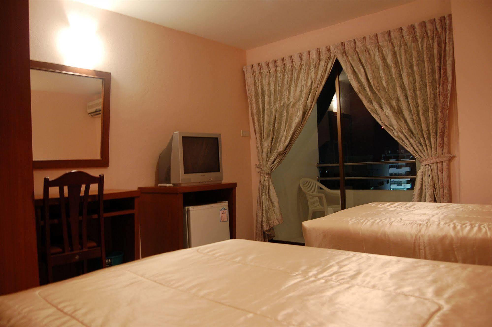 Baan Manthana Hotel, מלון 3*